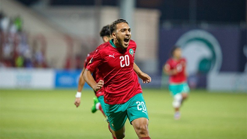مشاكل ثلاثي المغرب في كأس العرب لاعبو المنتخب المغربي الثلاثي خلال تدريبات كأس العرب